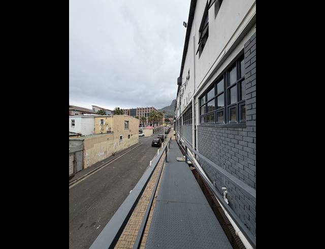 77.70M² BUILDING TO LET IN SALT RIVER